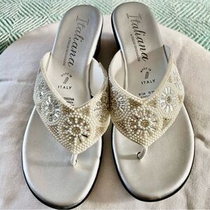 NWOT Italian Shoemakers Silver and Cream Beaded Sandals